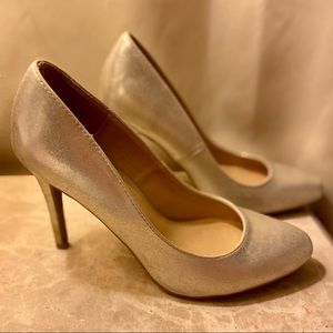 LC Lauren Conrad Dusty Gold Heels
